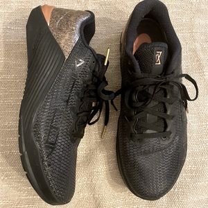LIKE NEW! NIKE METCON 5 BLACK ROSE GOLD Women’s 9